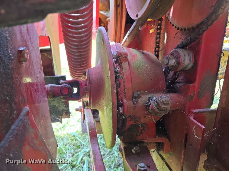 image for item EF1552 New Holland Haybine 489 swather / windrower