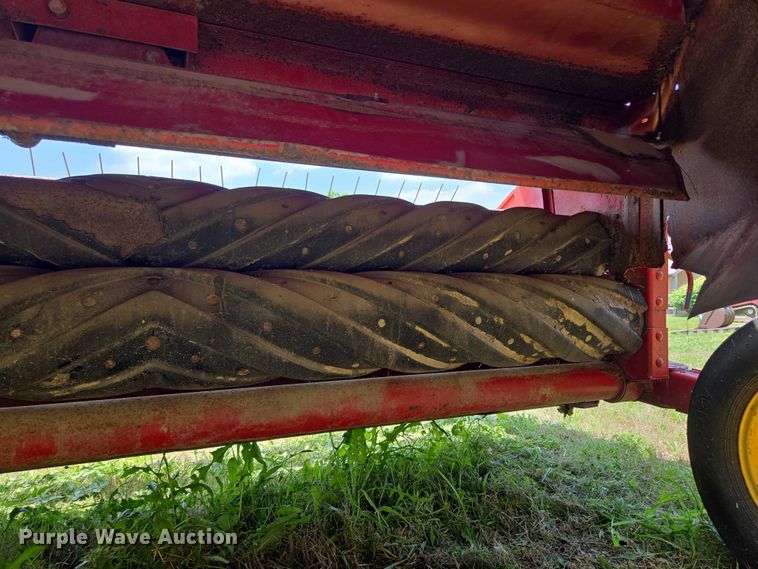 image for item EF1552 New Holland Haybine 489 swather / windrower