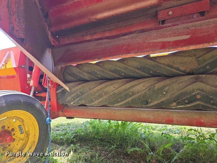 image for item EF1552 New Holland Haybine 489 swather / windrower