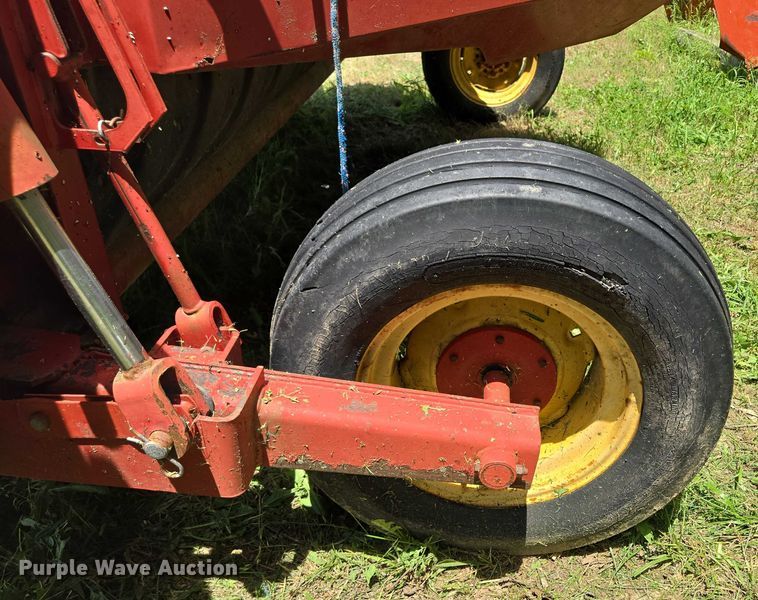 image for item EF1552 New Holland Haybine 489 swather / windrower
