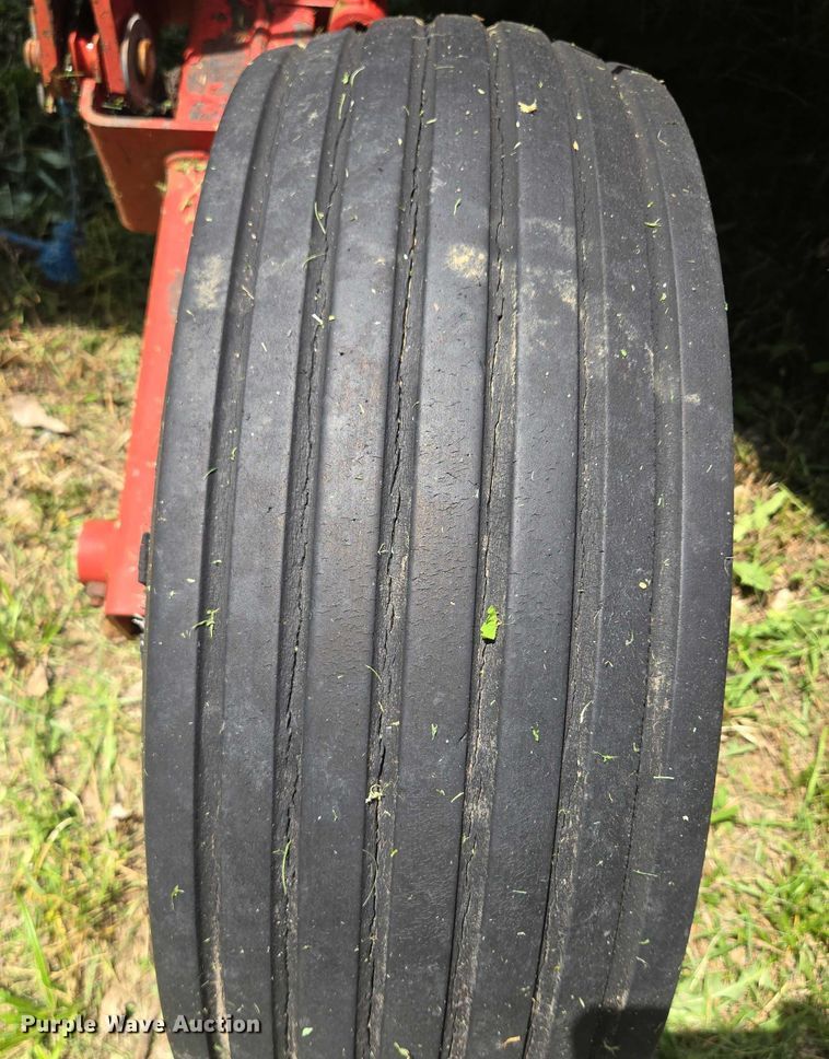 image for item EF1552 New Holland Haybine 489 swather / windrower