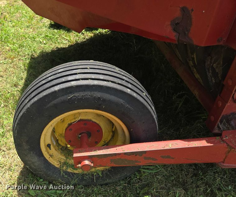 image for item EF1552 New Holland Haybine 489 swather / windrower