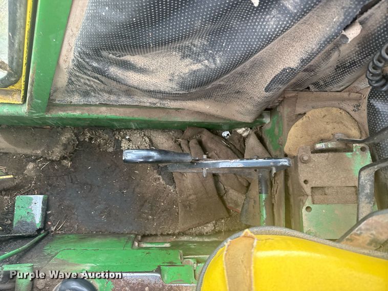 image for item EG6596 John Deere 2030 tractor