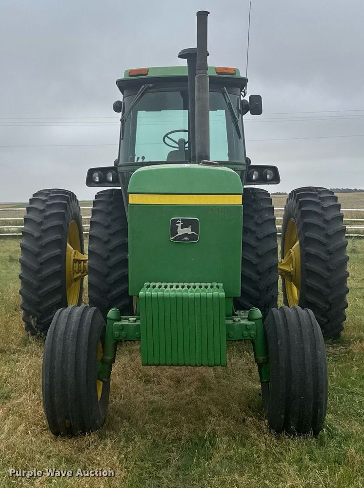 image for item EG6598 1980 John Deere 4640 tractor