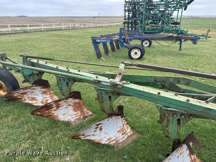 image for item EG6600 John Deere five bottom plow