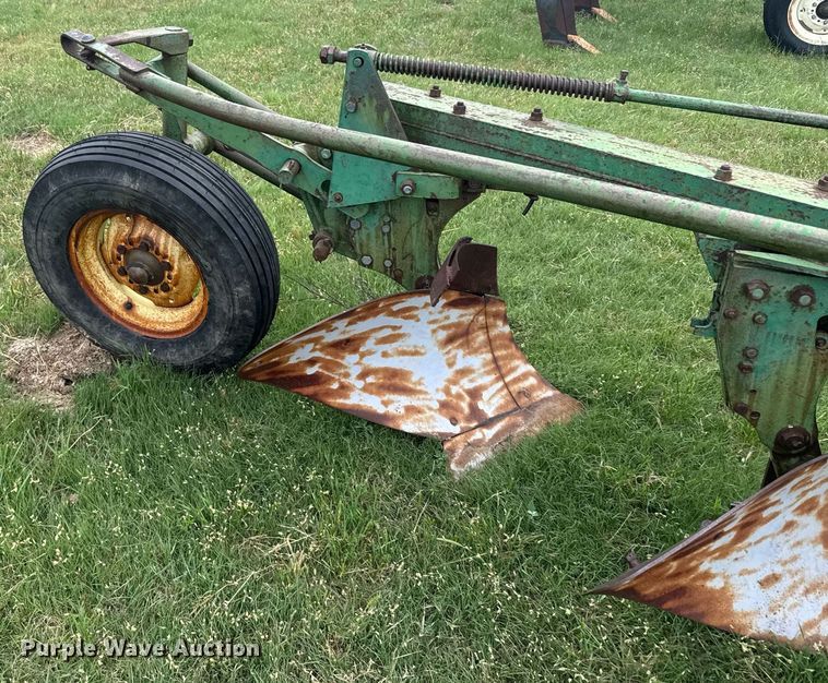 image for item EG6600 John Deere five bottom plow