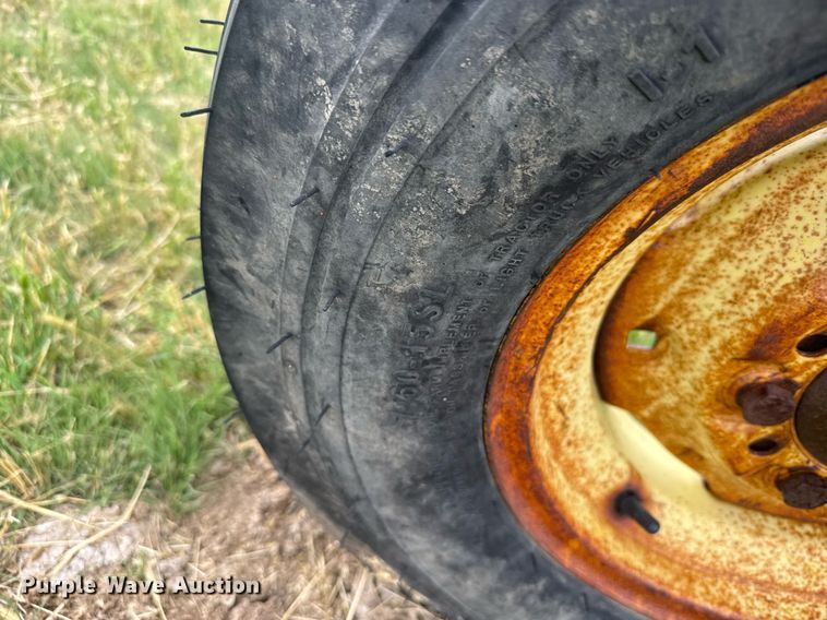 image for item EG6600 John Deere five bottom plow