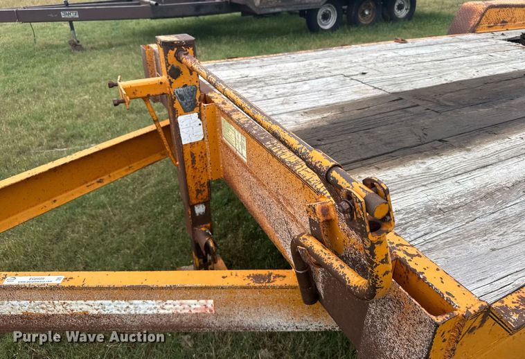 image for item EG6609 2006 Eagle Trailer Co., Inc. 7X20F equipment trailer