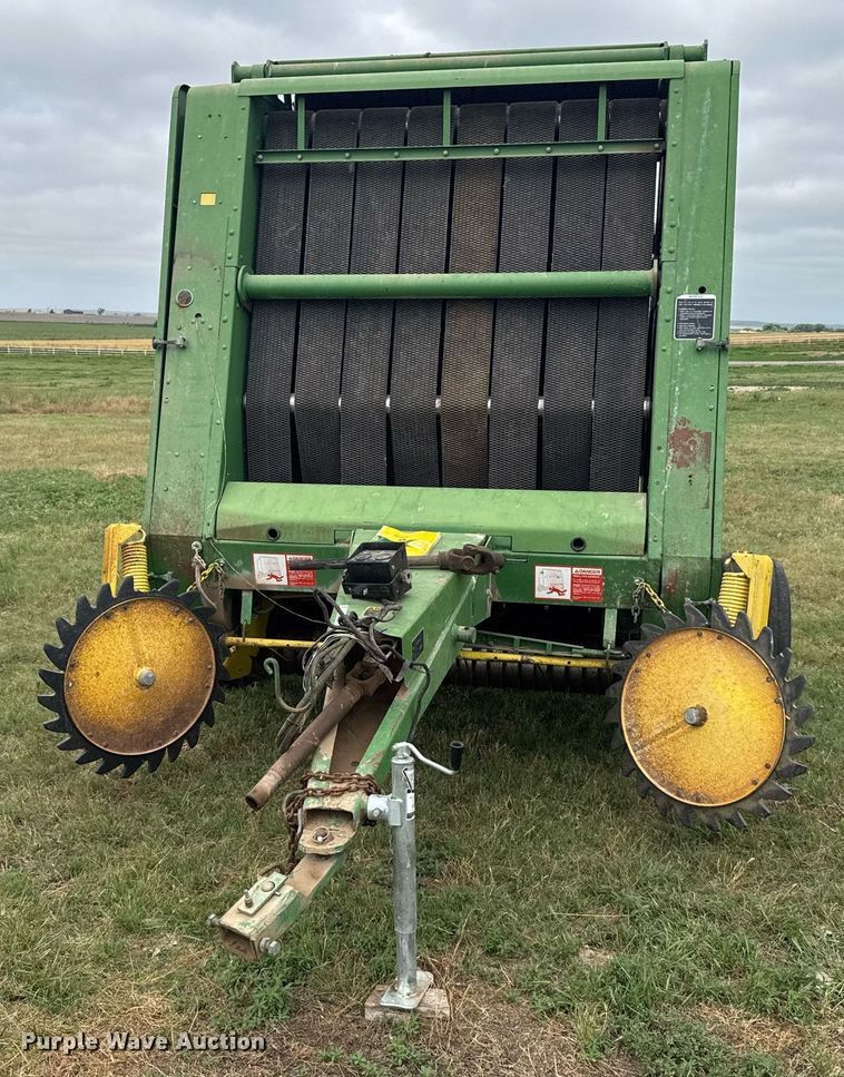 image for item EG6611 John Deere 530 round baler