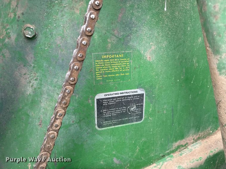 image for item EG6611 John Deere 530 round baler