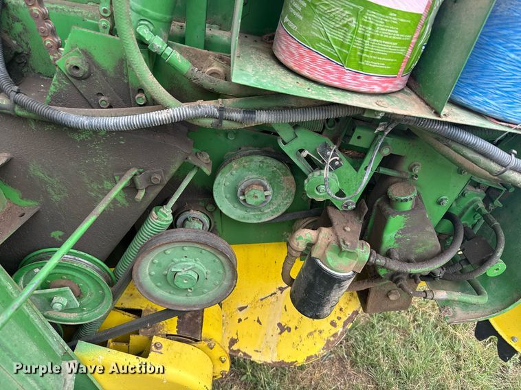 image for item EG6611 John Deere 530 round baler