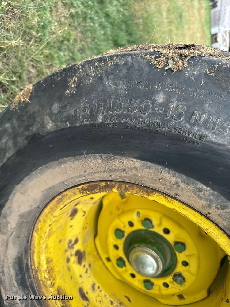 image for item EG6611 John Deere 530 round baler