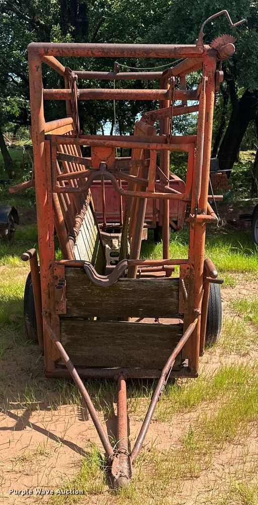 image for item EG8117 Squeeze chute