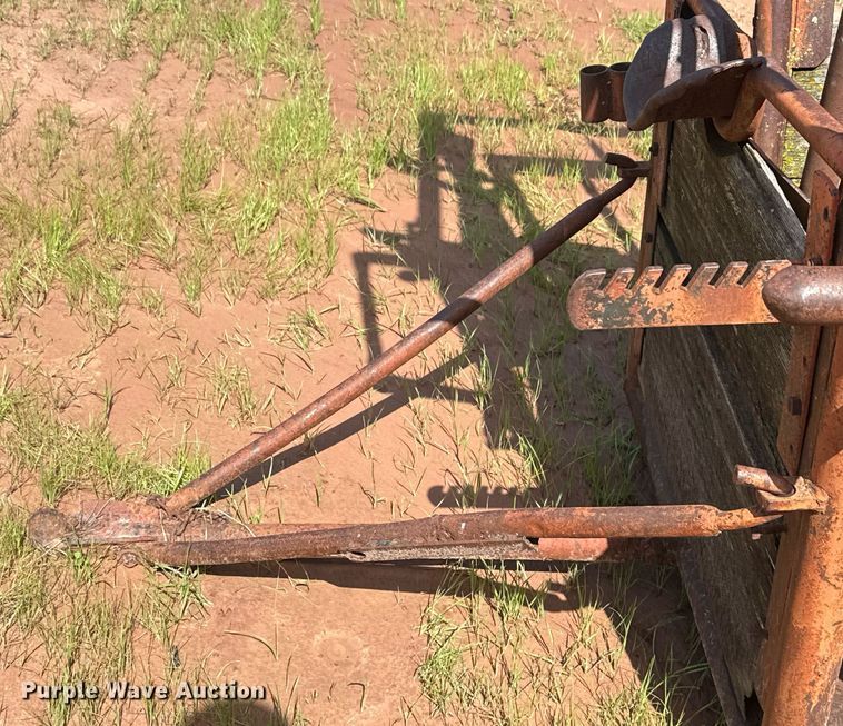 image for item EG8117 Squeeze chute