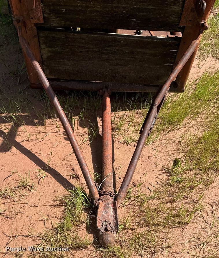 image for item EG8117 Squeeze chute