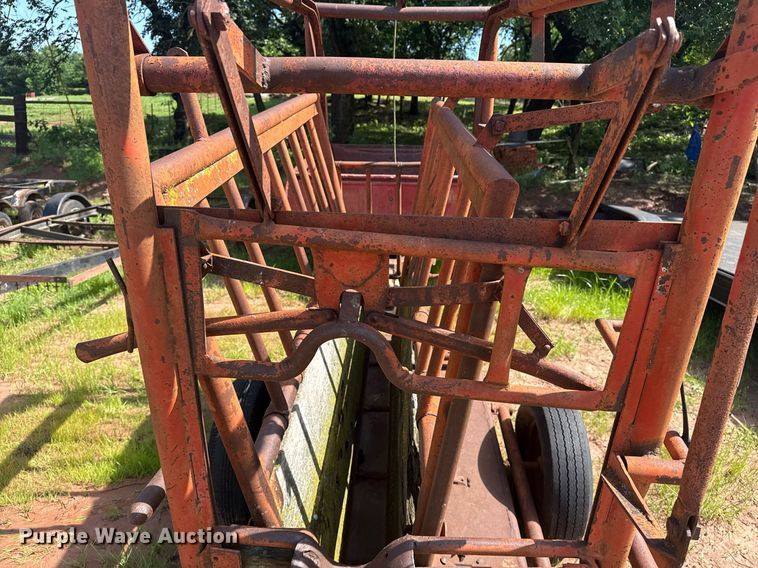 image for item EG8117 Squeeze chute