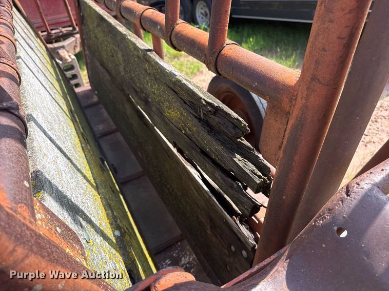 image for item EG8117 Squeeze chute