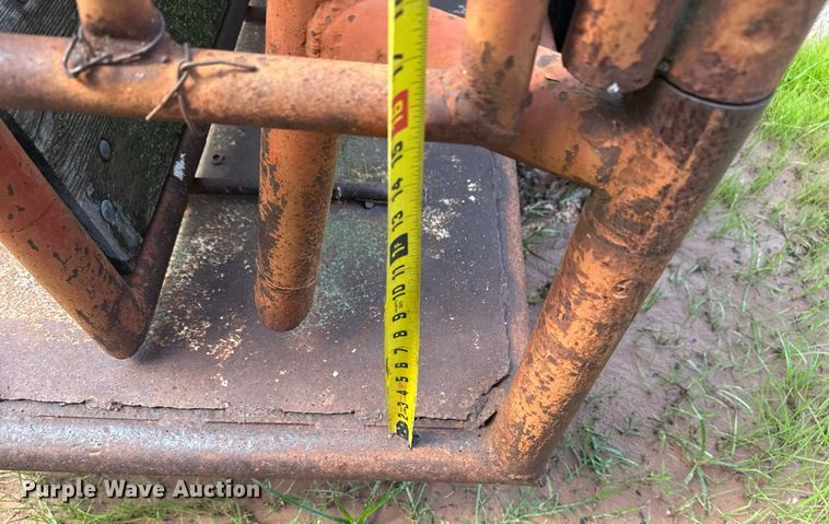 image for item EG8117 Squeeze chute