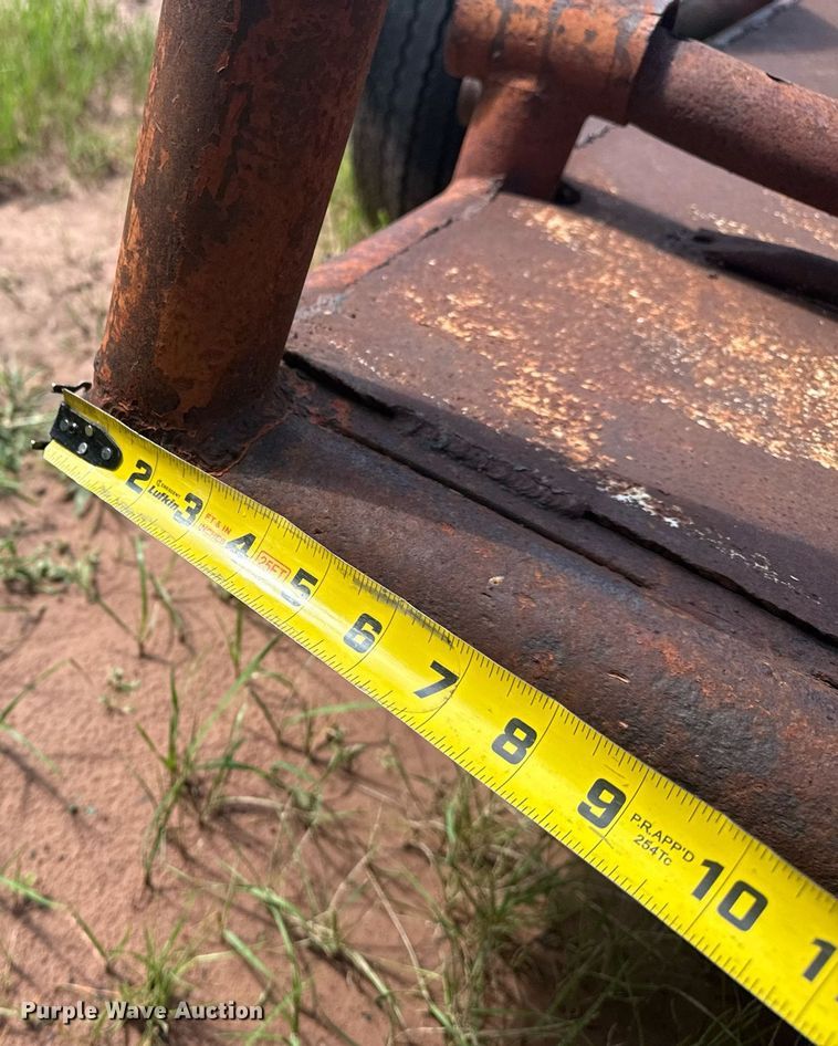 image for item EG8117 Squeeze chute