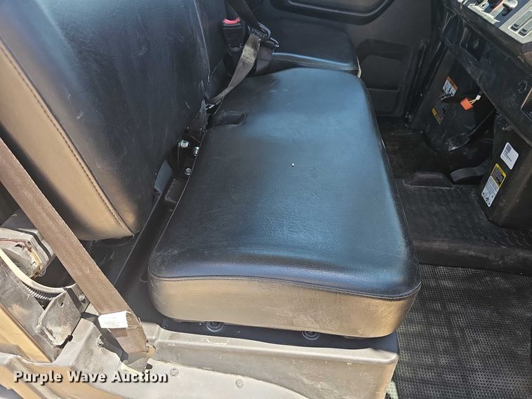 image for item EK5379 2019 John Deere XUV835M utility vehicle