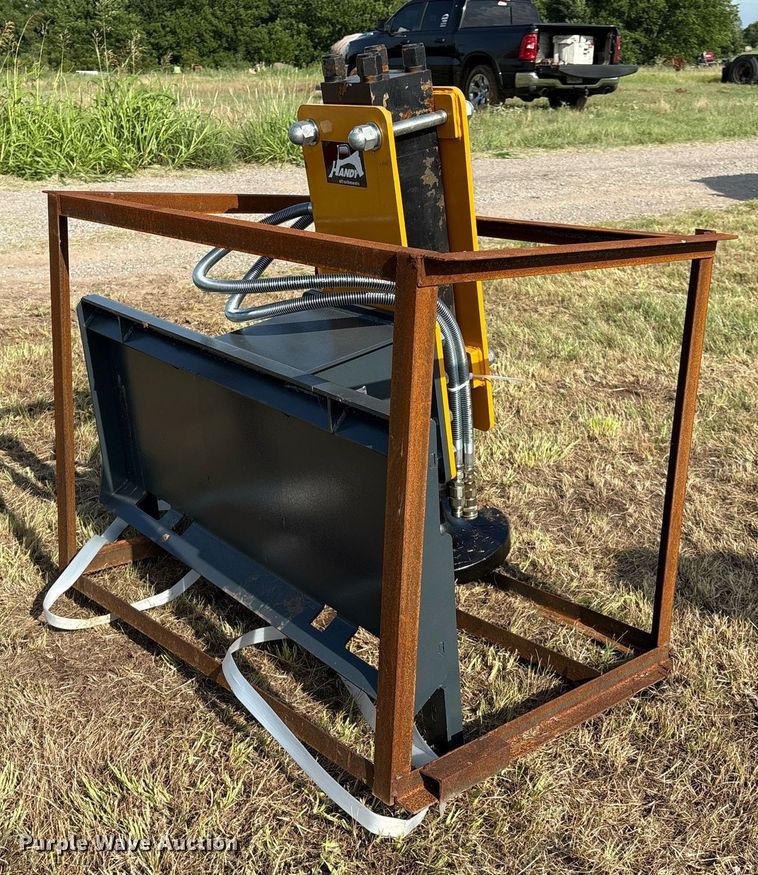 image for item EL2115 Handy HPD680 skid steer post driver