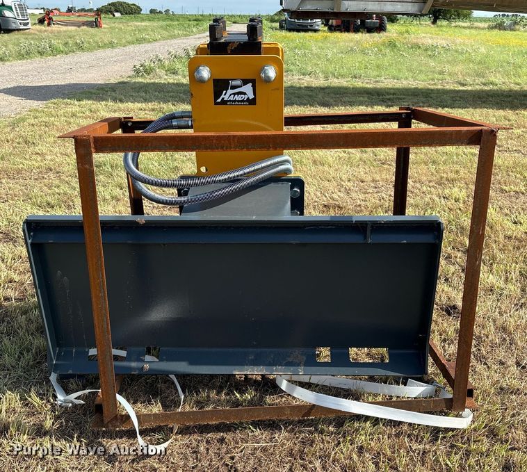 image for item EL2115 Handy HPD680 skid steer post driver