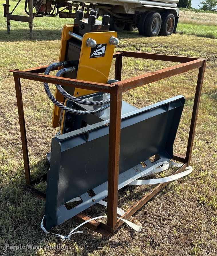 image for item EL2115 Handy HPD680 skid steer post driver