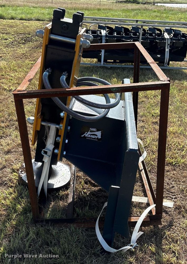 image for item EL2115 Handy HPD680 skid steer post driver