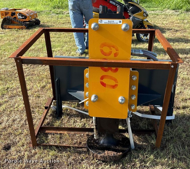 image for item EL2115 Handy HPD680 skid steer post driver