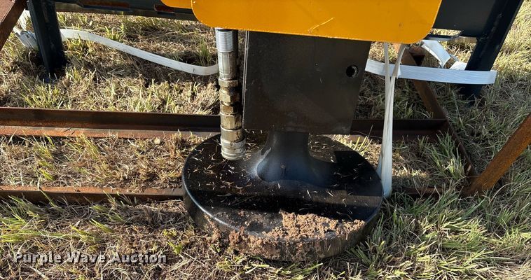 image for item EL2115 Handy HPD680 skid steer post driver