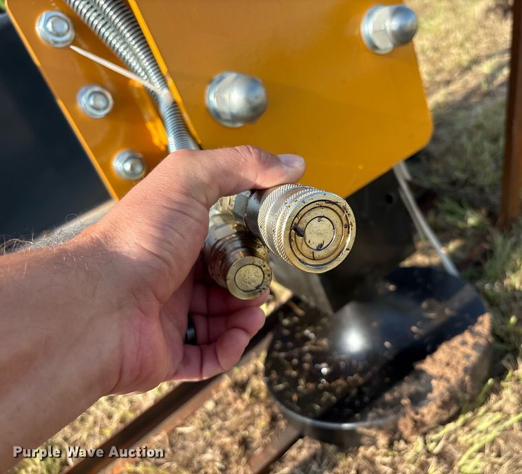 image for item EL2115 Handy HPD680 skid steer post driver