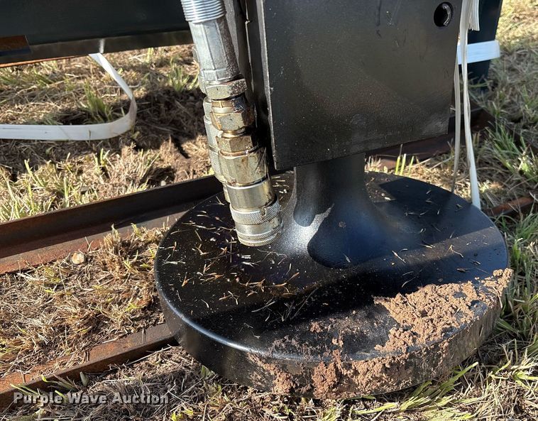 image for item EL2115 Handy HPD680 skid steer post driver