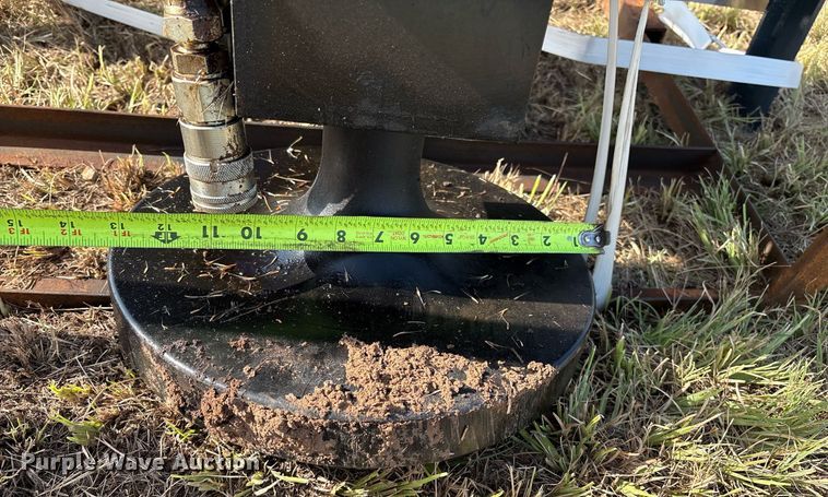 image for item EL2115 Handy HPD680 skid steer post driver