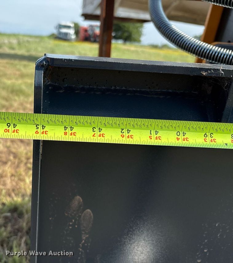 image for item EL2115 Handy HPD680 skid steer post driver