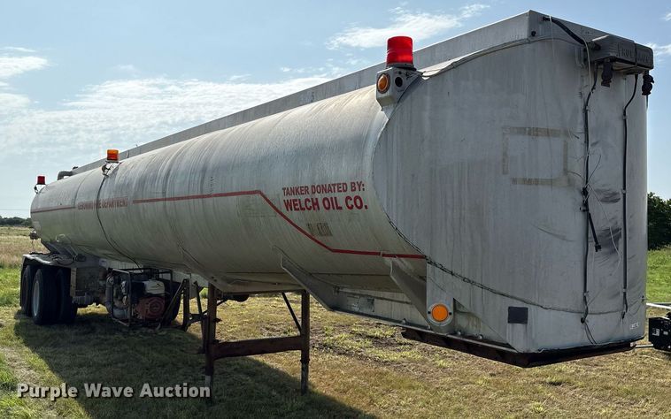 image for item EL2120 1963 Fruehauf F2 tank trailer