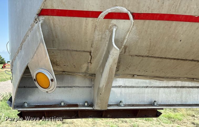 image for item EL2120 1963 Fruehauf F2 tank trailer