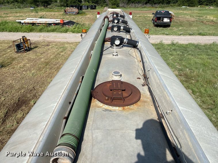 image for item EL2120 1963 Fruehauf F2 tank trailer