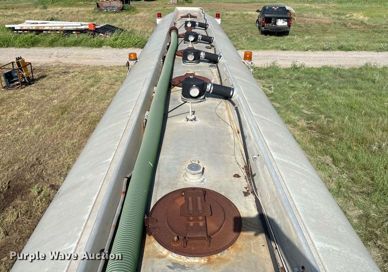 image for item EL2120 1963 Fruehauf F2 tank trailer