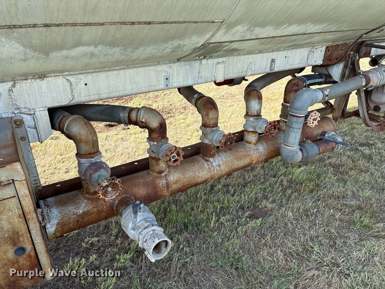 image for item EL2120 1963 Fruehauf F2 tank trailer