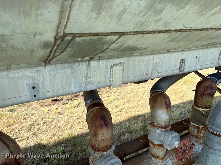 image for item EL2120 1963 Fruehauf F2 tank trailer