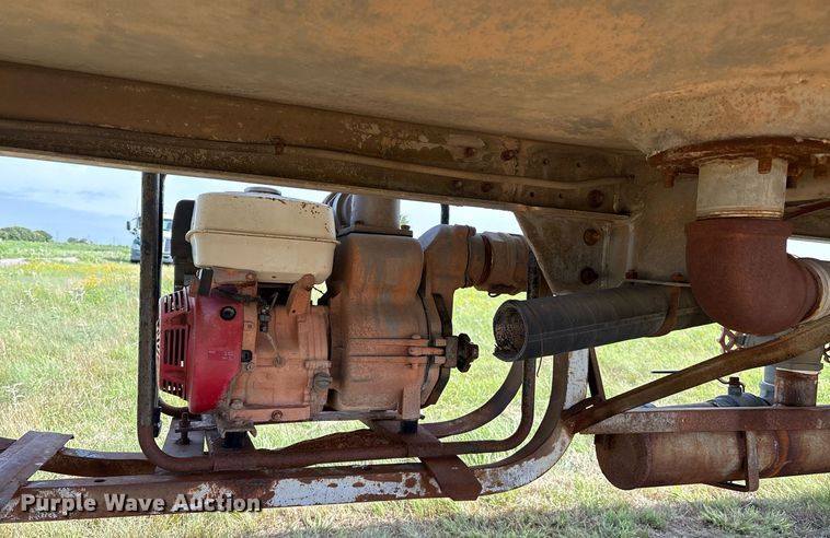 image for item EL2120 1963 Fruehauf F2 tank trailer