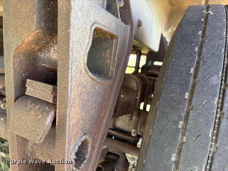 image for item EL2120 1963 Fruehauf F2 tank trailer