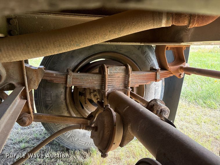 image for item EL2120 1963 Fruehauf F2 tank trailer