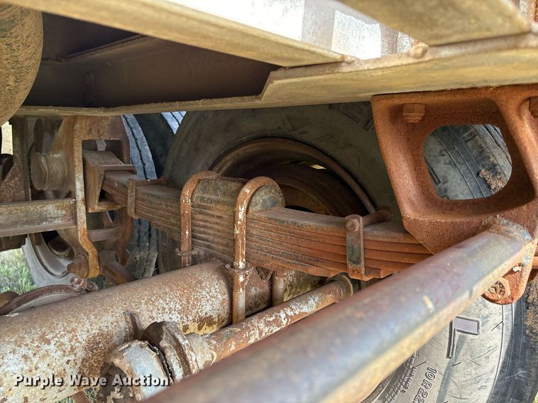 image for item EL2120 1963 Fruehauf F2 tank trailer