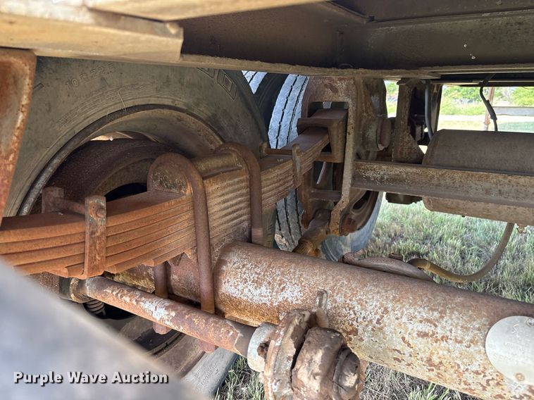 image for item EL2120 1963 Fruehauf F2 tank trailer