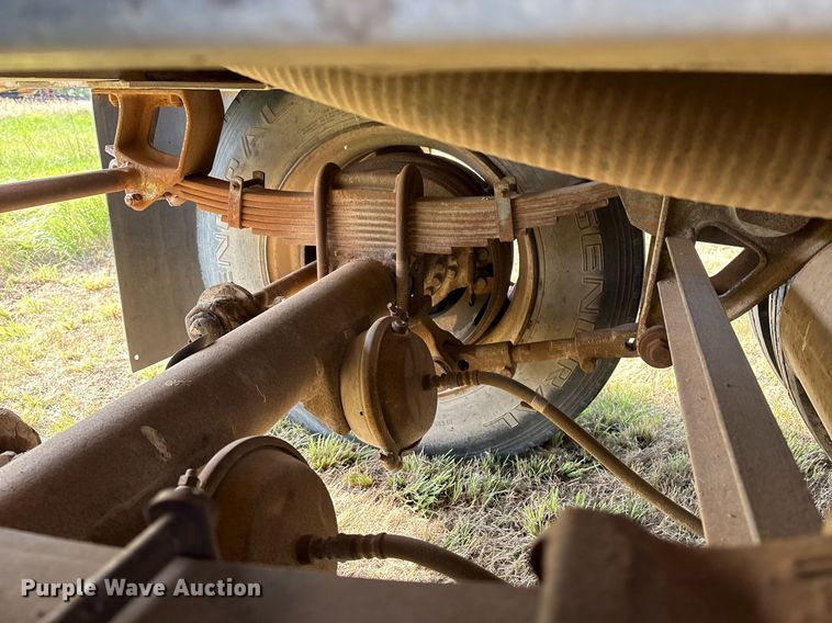 image for item EL2120 1963 Fruehauf F2 tank trailer