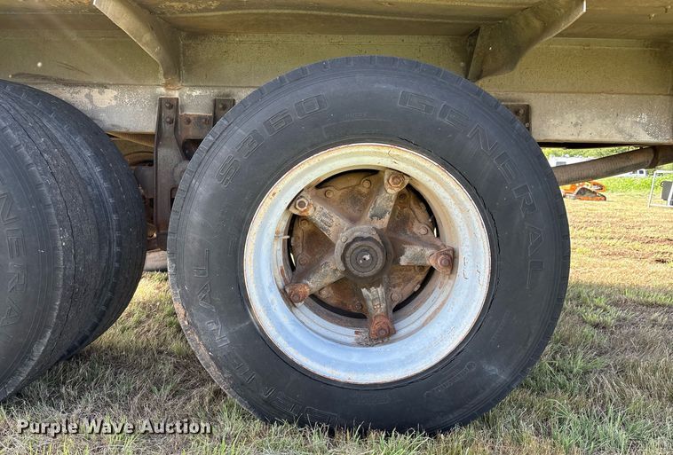 image for item EL2120 1963 Fruehauf F2 tank trailer