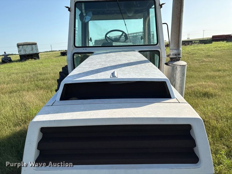 image for item EL2126 1982 Case 2390 tractor