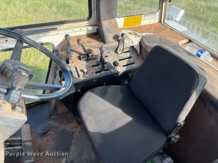 image for item EL2126 1982 Case 2390 tractor