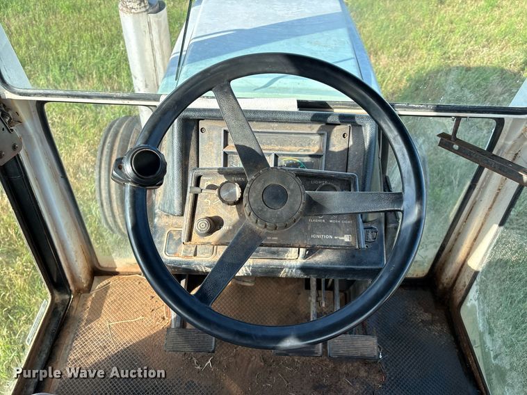 image for item EL2126 1982 Case 2390 tractor